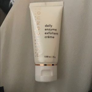 Daily enzyme exfoliant